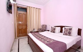 Oyo 6463 Hotel Dove
