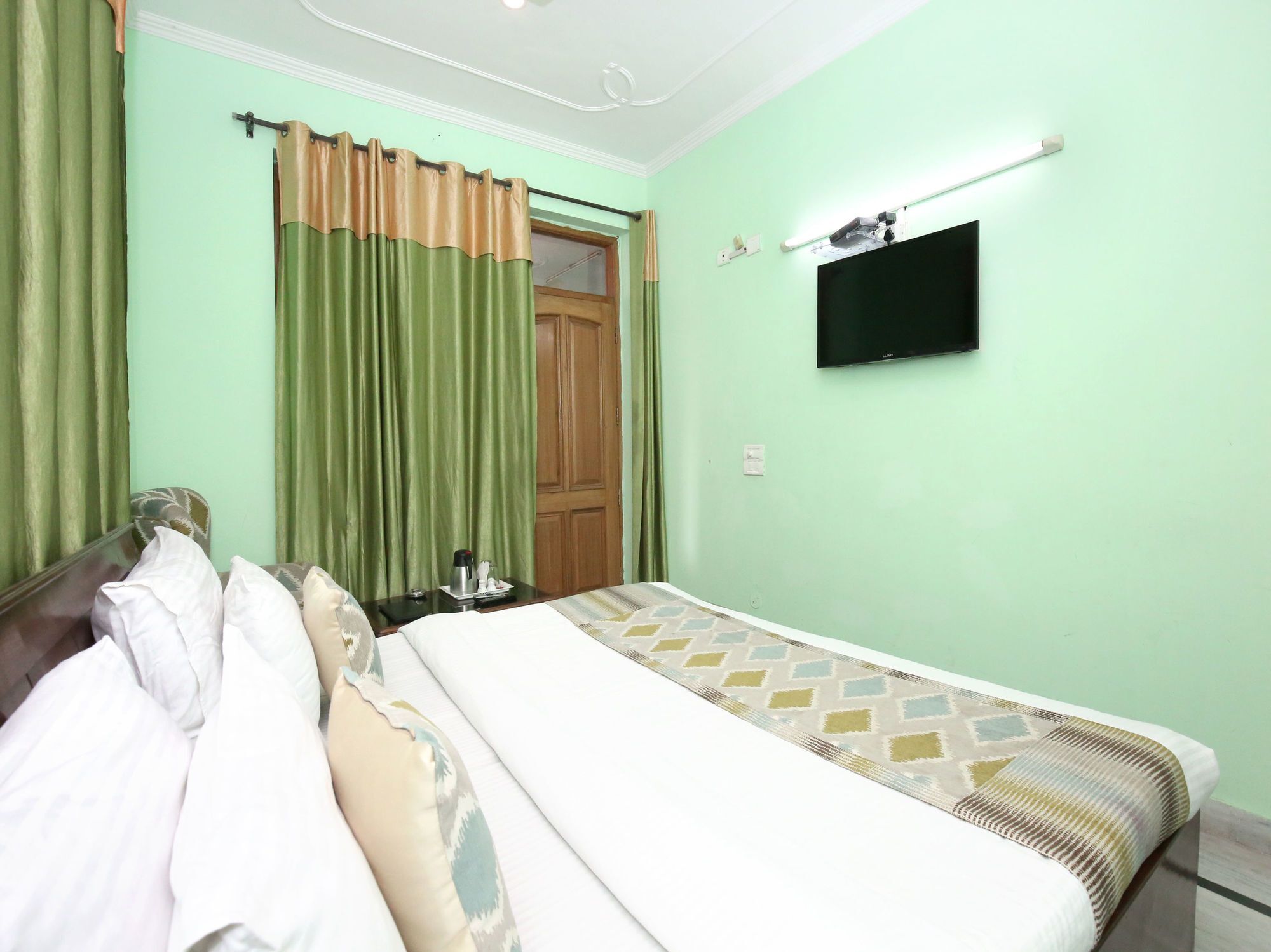 Oyo 6463 Hotel Dove Chandīgarh Exterior foto
